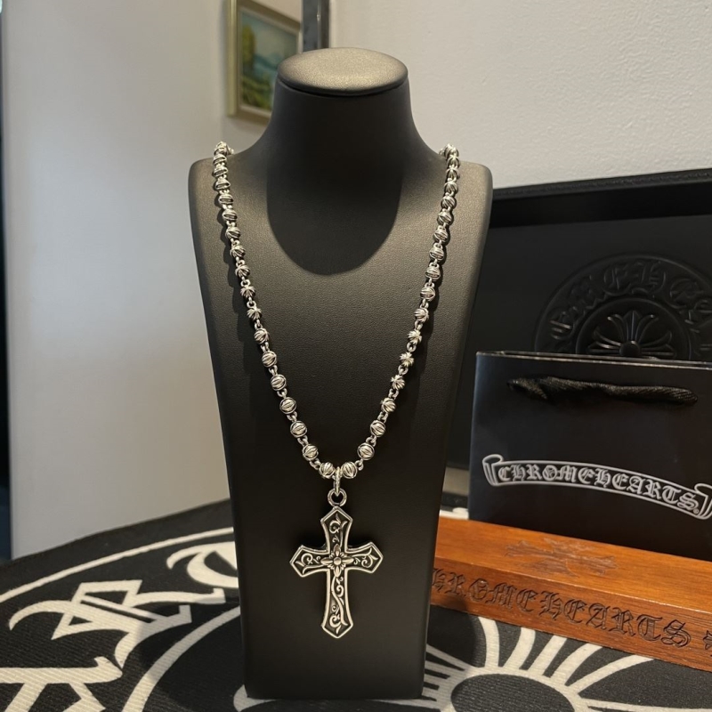 Ch**me He**ts necklaces